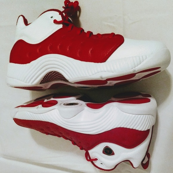 Jordan Jumpman Team 2 Size 10.5 - Picture 3 of 4